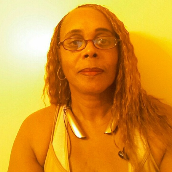 Meet your Posher, Debra - Picture 1 of 1